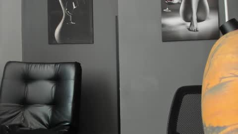   online show from November 2025 04:40:02 PM