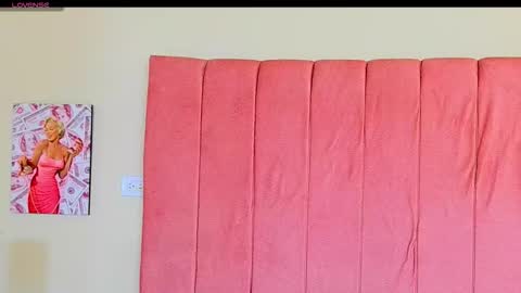 Snapshot of karol1523131 chatting on December 2025 07:52:02 PM karoline online show from December 2025 07:52:02 PM