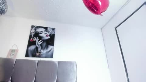 Snapshot of karol_wish chatting on April 2026 04:10:02 AM karol_wish online show from April 2026 04:10:02 AM