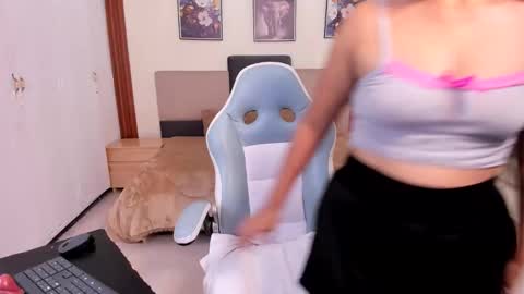 katalina online show from November 2025 02:22:01 AM