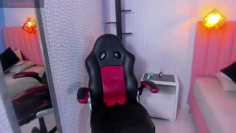 karolagrey online show from April 2026 12:50:02 PM