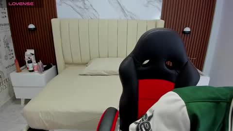 Karol and Luna online show from February 2025 10:32:01 PM