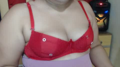 Snapshot of karolbb21 chatting on June 2026 01:32:02 PM karolbb21 online show from June 2026 01:32:02 PM