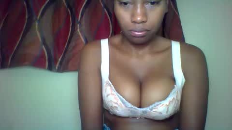 Snapshot of karoliee chatting on June 2026 07:53:02 AM karoliee online show from June 2026 07:53:02 AM
