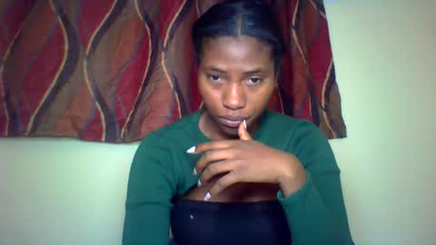 Snapshot of karoliee chatting on June 2026 08:50:02 AM karoliee online show from June 2026 08:50:02 AM