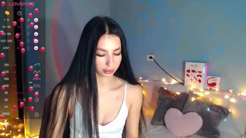 Kira online show from November 2025 01:59:02 AM