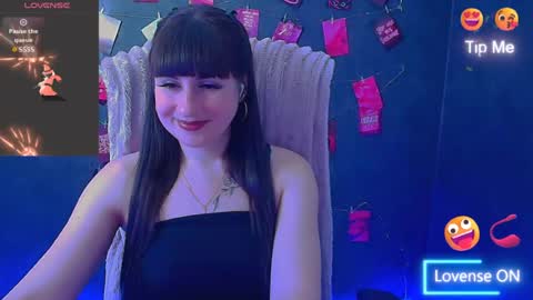 Snapshot of karolina_mia chatting on April 2026 06:16:02 AM Caroline online show from April 2026 06:16:02 AM