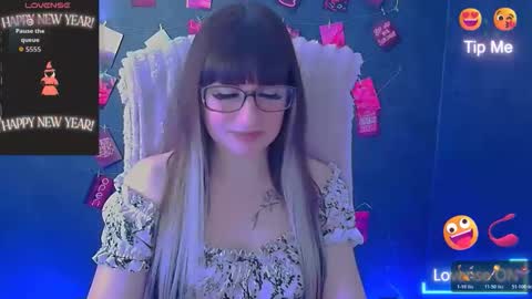 Snapshot of karolina_mia chatting on May 2026 05:56:02 AM Caroline online show from May 2026 05:56:02 AM