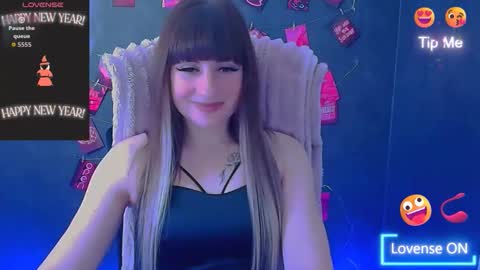 Snapshot of karolina_mia chatting on May 2026 05:47:02 AM Caroline online show from May 2026 05:47:02 AM