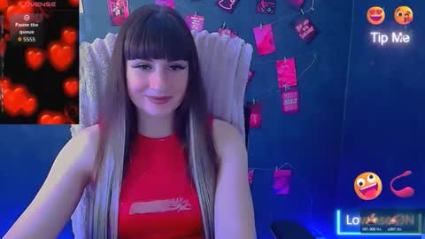 Snapshot of karolina_mia chatting on May 2026 05:53:01 PM Caroline online show from May 2026 05:53:01 PM