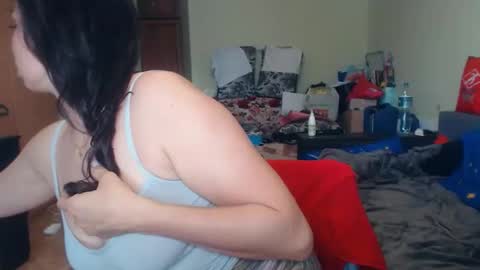 Snapshot of karolinasweet chatting on May 2026 12:57:02 PM Mila online show from May 2026 12:57:02 PM