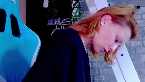 karoline121 online show from March 2025 03:41:01 PM