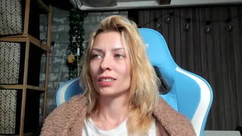 karoline121 online show from September 2025 08:54:02 PM