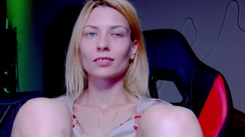 karoline121 online show from October 2025 09:13:02 PM