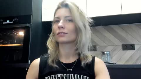 karoline121 online show from October 2025 09:28:02 AM