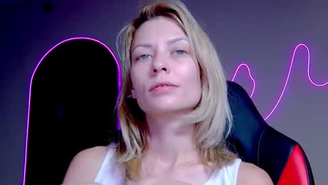 karoline121 online show from October 2025 08:19:02 PM