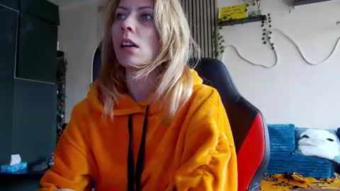 karoline121 online show from March 2026 11:01:02 AM