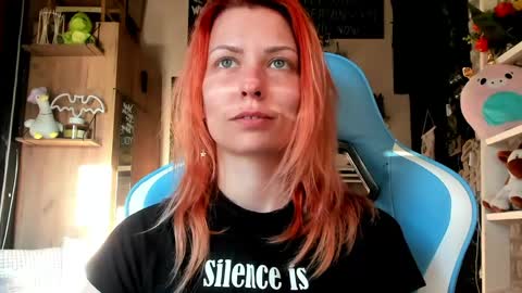 Snapshot of karoline121 chatting on April 2026 04:11:02 PM karoline121 online show from April 2026 04:11:02 PM