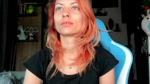 Snapshot of karoline121 chatting on April 2026 03:15:01 AM karoline121 online show from April 2026 03:15:01 AM