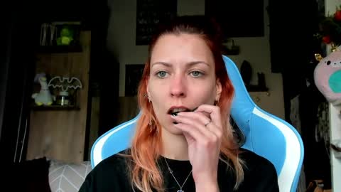 Snapshot of karoline121 chatting on April 2026 05:00:02 AM karoline121 online show from April 2026 05:00:02 AM