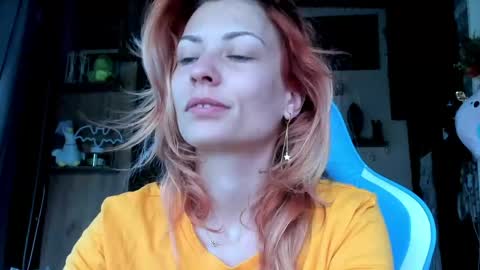 Snapshot of karoline121 chatting on May 2026 04:06:02 AM karoline121 online show from May 2026 04:06:02 AM