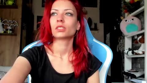 Snapshot of karoline121 chatting on May 2026 04:06:02 AM karoline121 online show from May 2026 04:06:02 AM