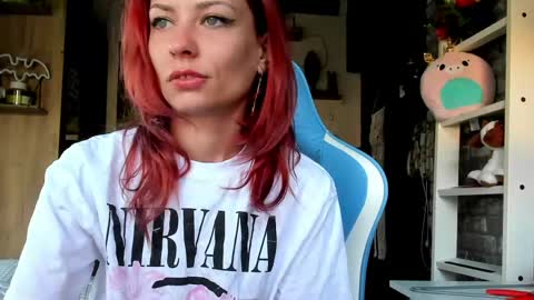 Snapshot of karoline121 chatting on May 2026 04:08:02 AM karoline121 online show from May 2026 04:08:02 AM