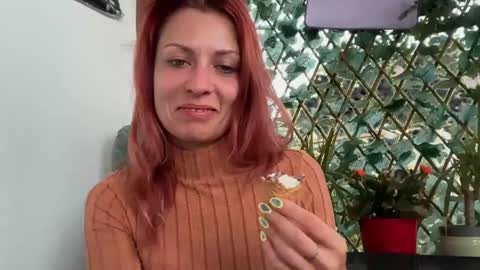 Snapshot of karoline121 chatting on May 2026 04:25:02 PM karoline121 online show from May 2026 04:25:02 PM