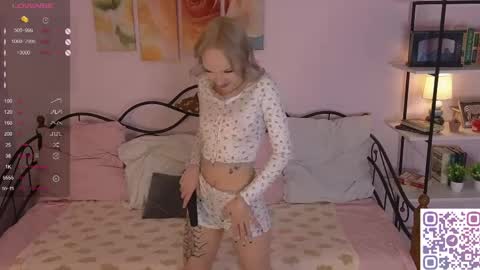 Snapshot of karoline__whitee chatting on May 2026 10:06:01 PM Karoline online show from May 2026 10:06:01 PM