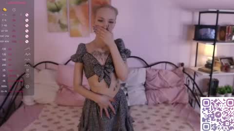 Snapshot of karoline__whitee chatting on June 2026 10:15:01 PM Karoline online show from June 2026 10:15:01 PM