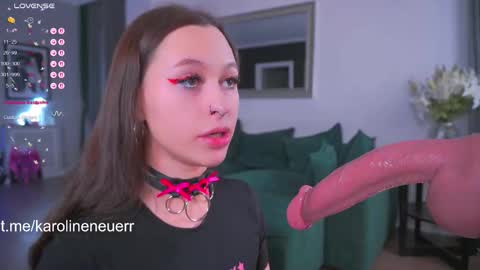 karolineneuer online show from September 2025 04:11:01 PM