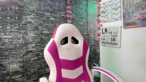 KAROLL online show from October 2025 12:34:02 PM