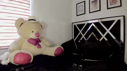 Kasie lopez online show from September 2025 07:18:02 PM