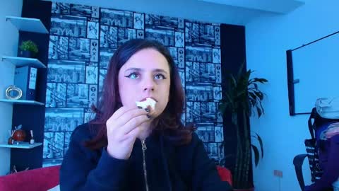 kassandra james online show from April 2026 11:32:01 AM