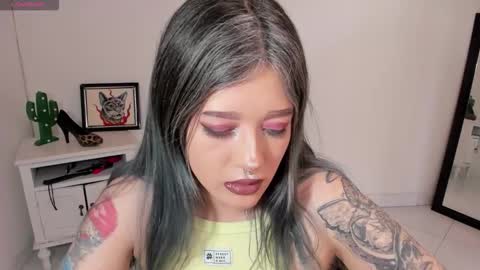 Alicia online show from November 2025 06:29:02 PM