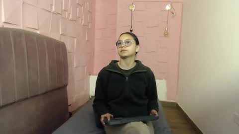 Katalina online show from December 2025 02:47:01 PM