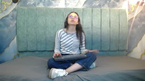 Katalina online show from April 2026 03:09:02 PM