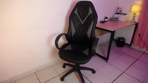 Snapshot of katalina_miles chatting on February 2025 04:13:02 PM Katalina Miles online show from February 2025 04:13:02 PM