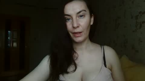 Snapshot of katalinaqe chatting on October 2025 08:13:01 AM KatalinaQE online show from October 2025 08:13:01 AM