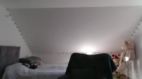 Katalleya online show from December 2024 10:24:01 AM