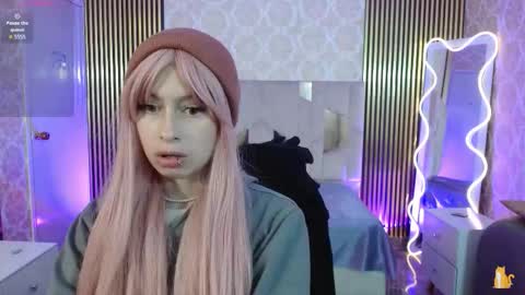 katana_tay online show from October 2025 12:04:02 PM