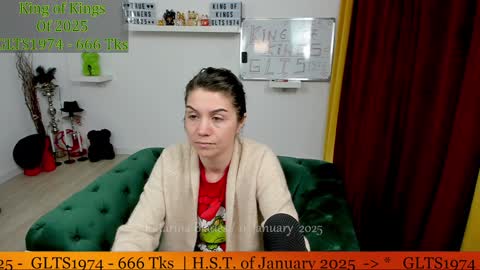 Snapshot of katarina_blades chatting on January 2025 01:11:01 AM online show from January 2025 01:11:01 AM