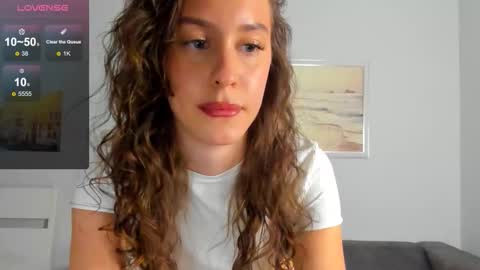 Kate Lovetti online show from October 2025 06:19:02 PM
