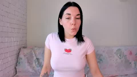 Snapshot of kate_ree_ chatting on June 2026 10:15:01 AM KATE online show from June 2026 10:15:01 AM