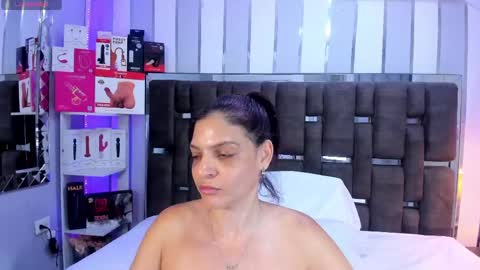 Snapshot of kate_roose chatting on May 2026 08:43:02 PM kate_roose online show from May 2026 08:43:02 PM