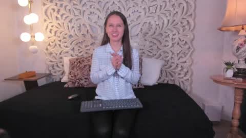 Snapshot of kate_thompson_ chatting on May 2026 11:27:01 AM Kathe online show from May 2026 11:27:01 AM