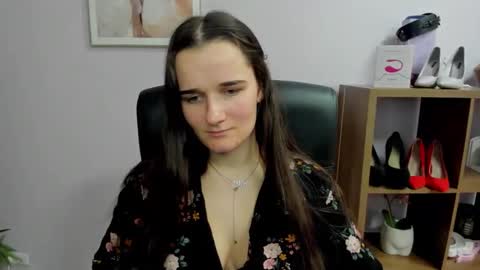 Kate  online show from November 2025 02:32:02 PM