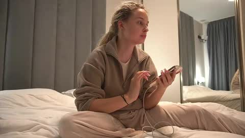 Snapshot of katedoe chatting on March 2025 01:23:02 PM katedoe online show from March 2025 01:23:02 PM