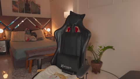  Kate Owens  online show from February 2026 12:12:01 PM