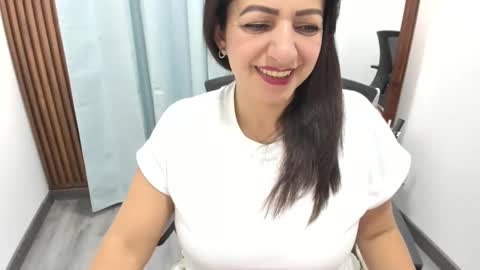Snapshot of katerinamilf_ chatting on April 2026 08:21:01 PM kata online show from April 2026 08:21:01 PM